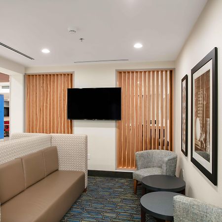 Holiday Inn Express & Suites Oakhurst-Yosemite Park Area By Ihg Exterior foto