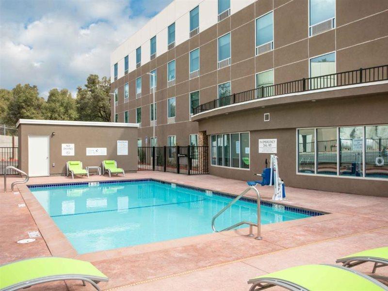 Holiday Inn Express & Suites Oakhurst-Yosemite Park Area By Ihg Exterior foto