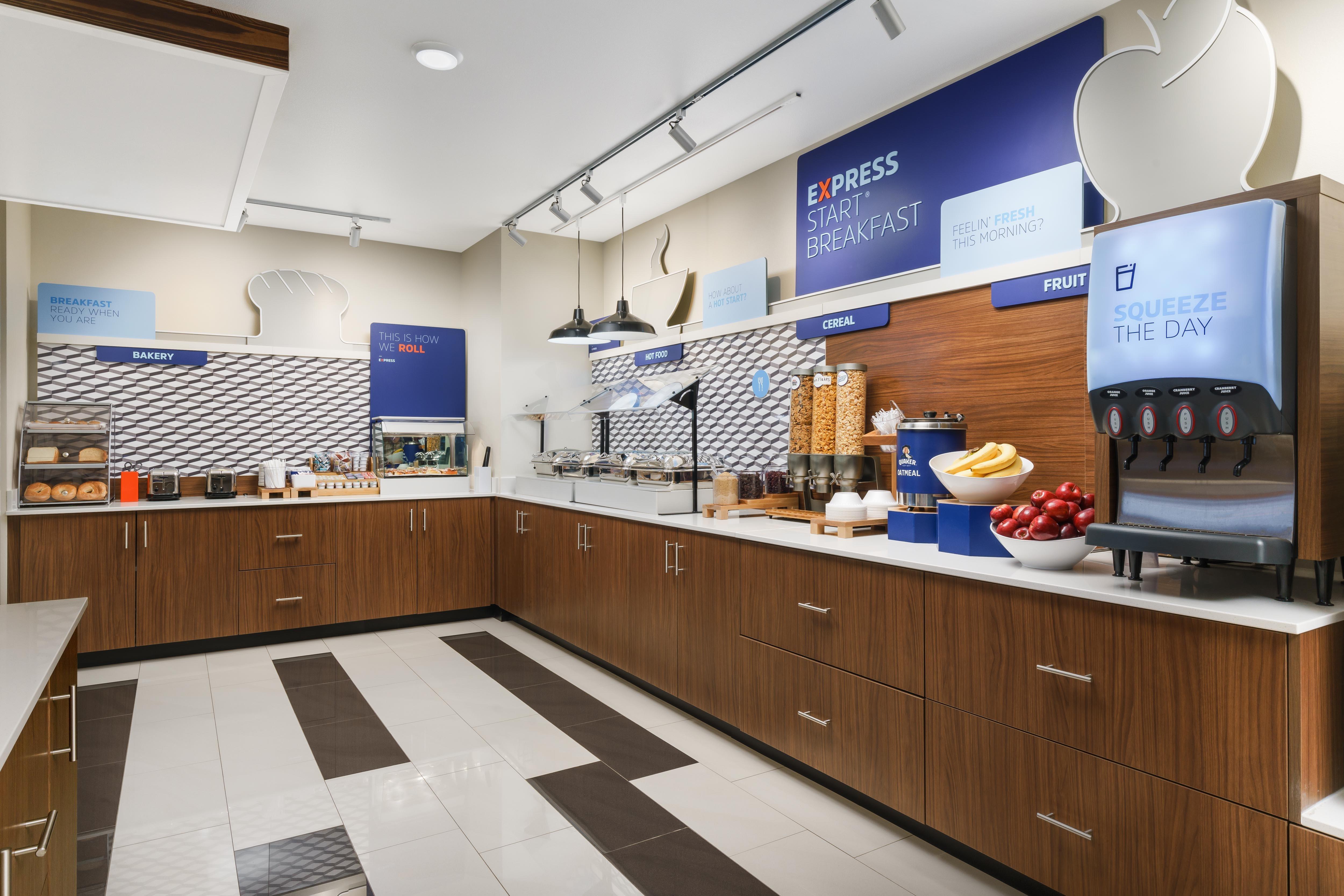 Holiday Inn Express & Suites Oakhurst-Yosemite Park Area By Ihg Exterior foto