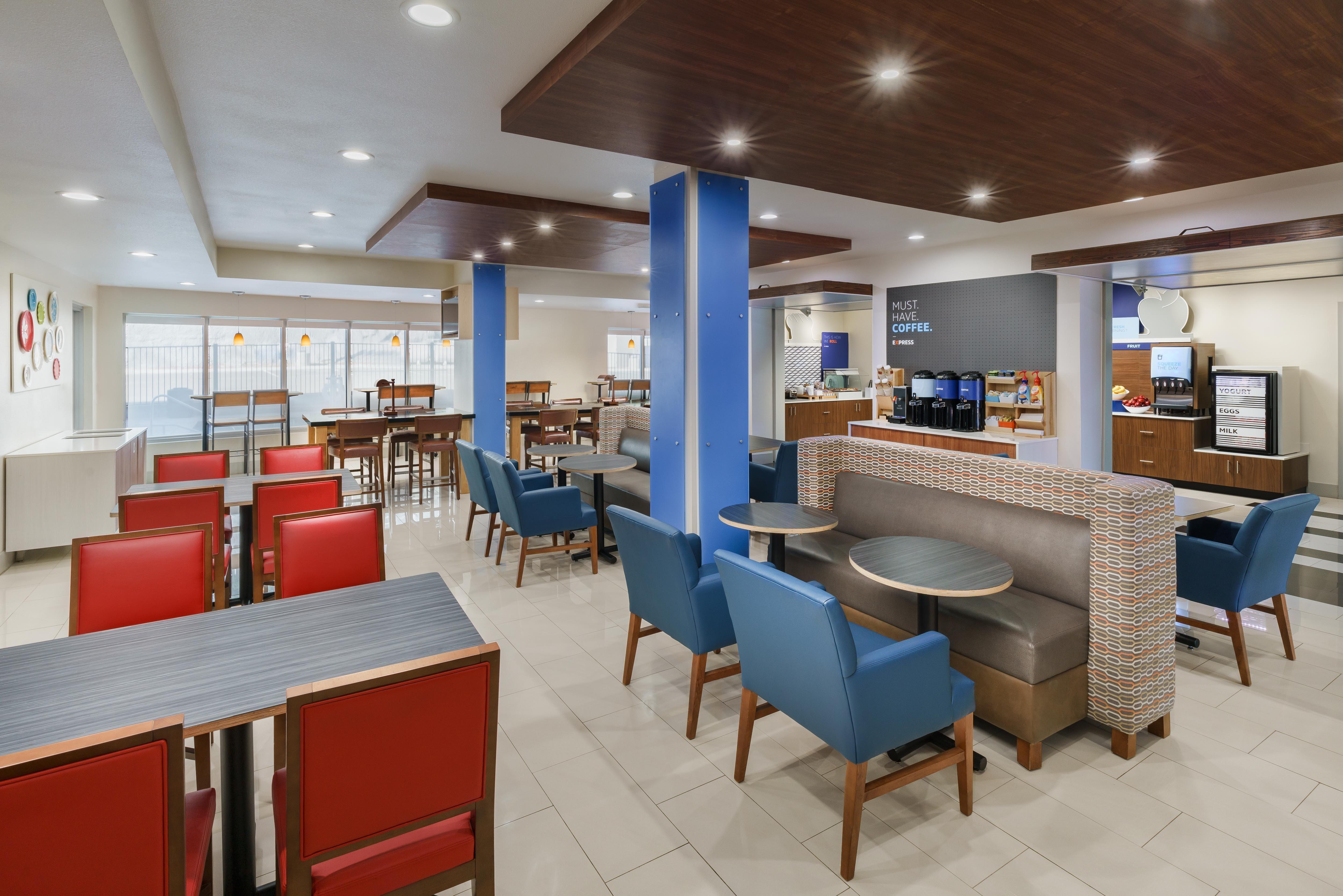 Holiday Inn Express & Suites Oakhurst-Yosemite Park Area By Ihg Exterior foto