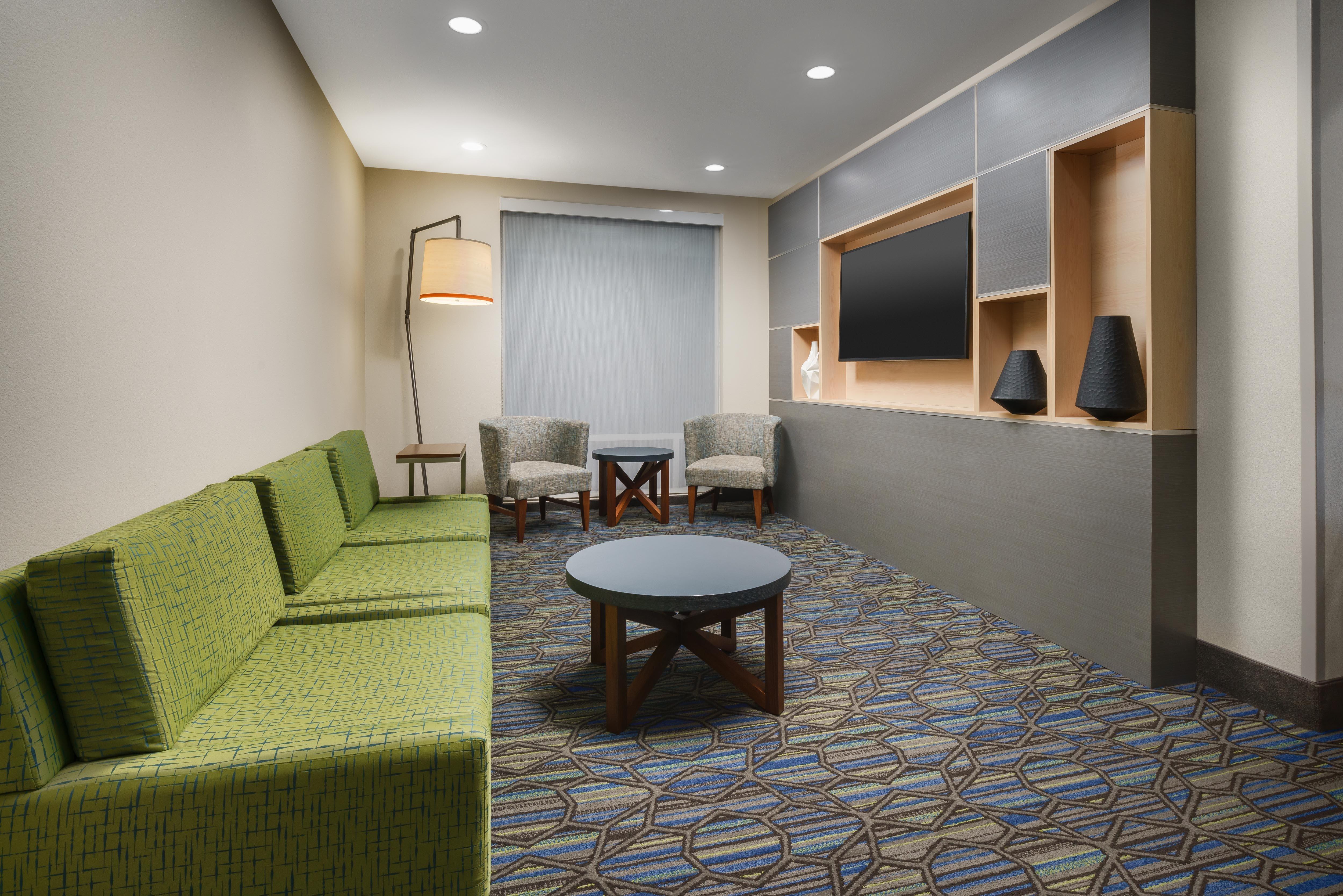 Holiday Inn Express & Suites Oakhurst-Yosemite Park Area By Ihg Exterior foto