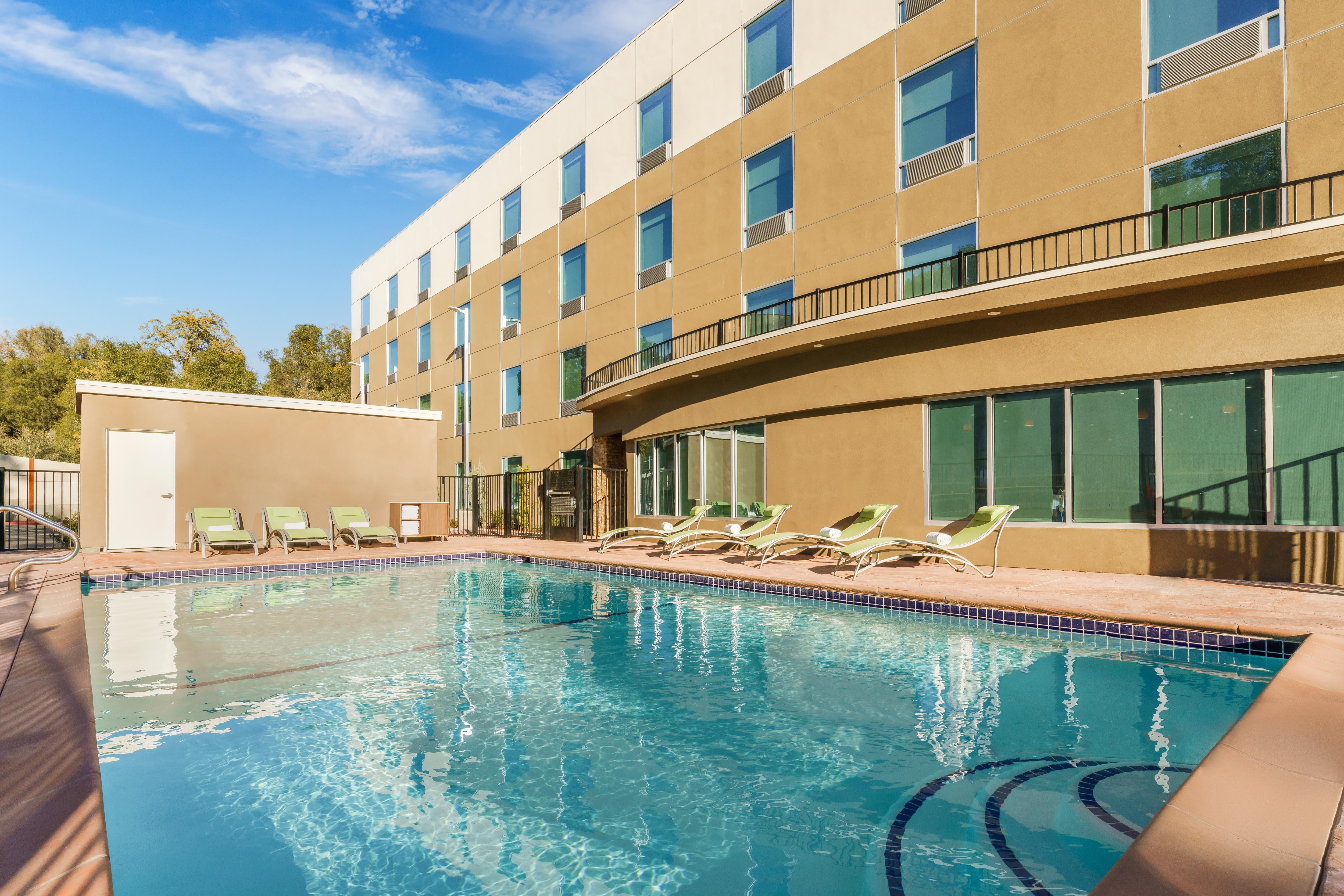 Holiday Inn Express & Suites Oakhurst-Yosemite Park Area By Ihg Exterior foto