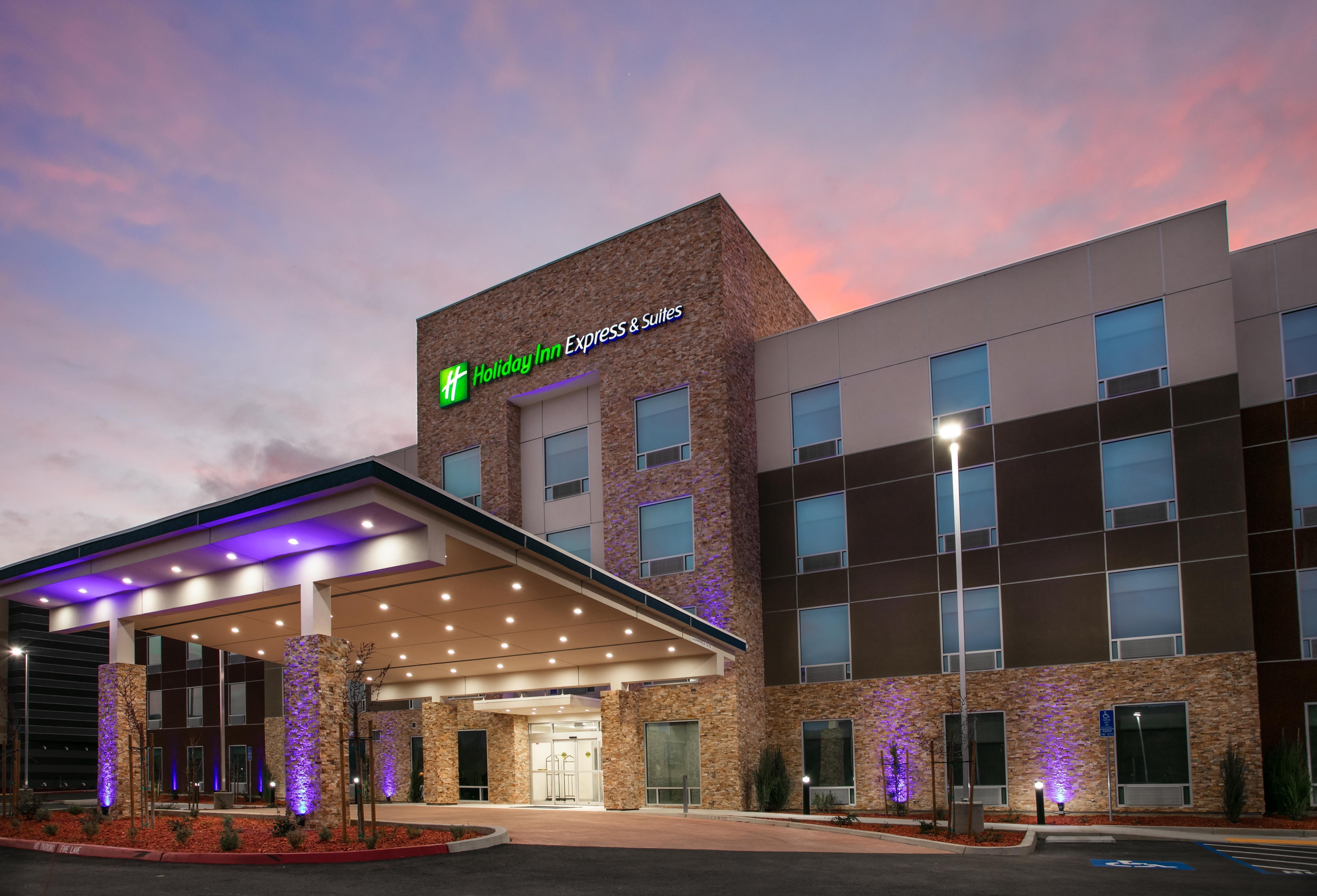 Holiday Inn Express & Suites Oakhurst-Yosemite Park Area By Ihg Exterior foto