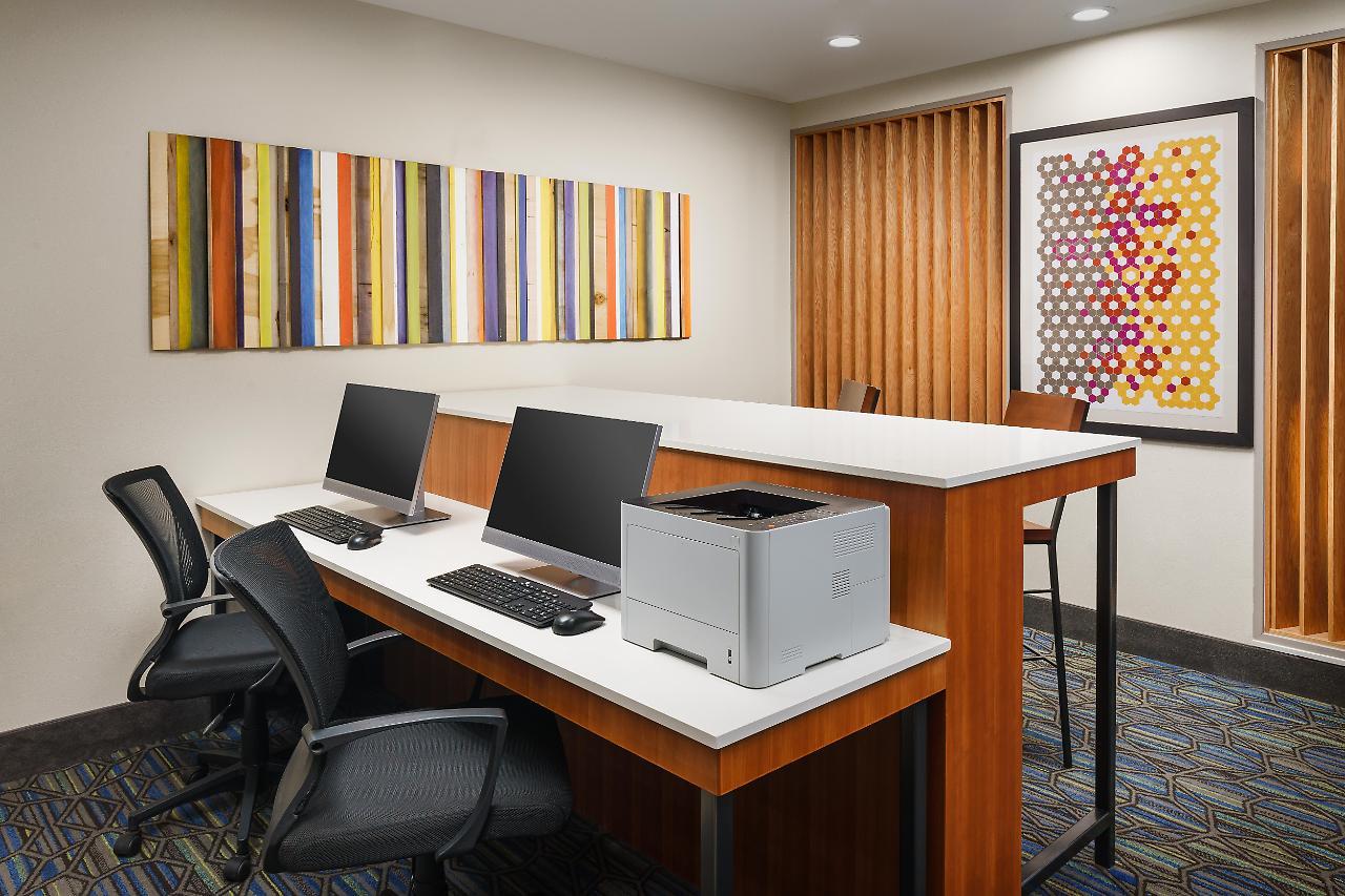 Holiday Inn Express & Suites Oakhurst-Yosemite Park Area By Ihg Exterior foto
